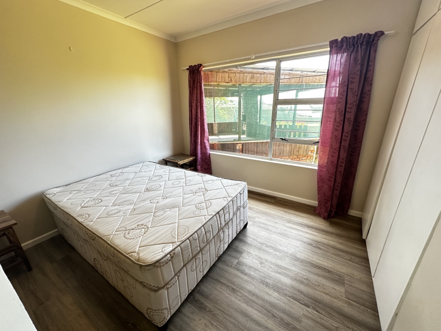 To Let 4 Bedroom Property for Rent in Winterstrand Eastern Cape